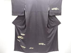 未使用品　仕立て上がり　逆雲取りに群鶴・草花模様刺繍訪問着